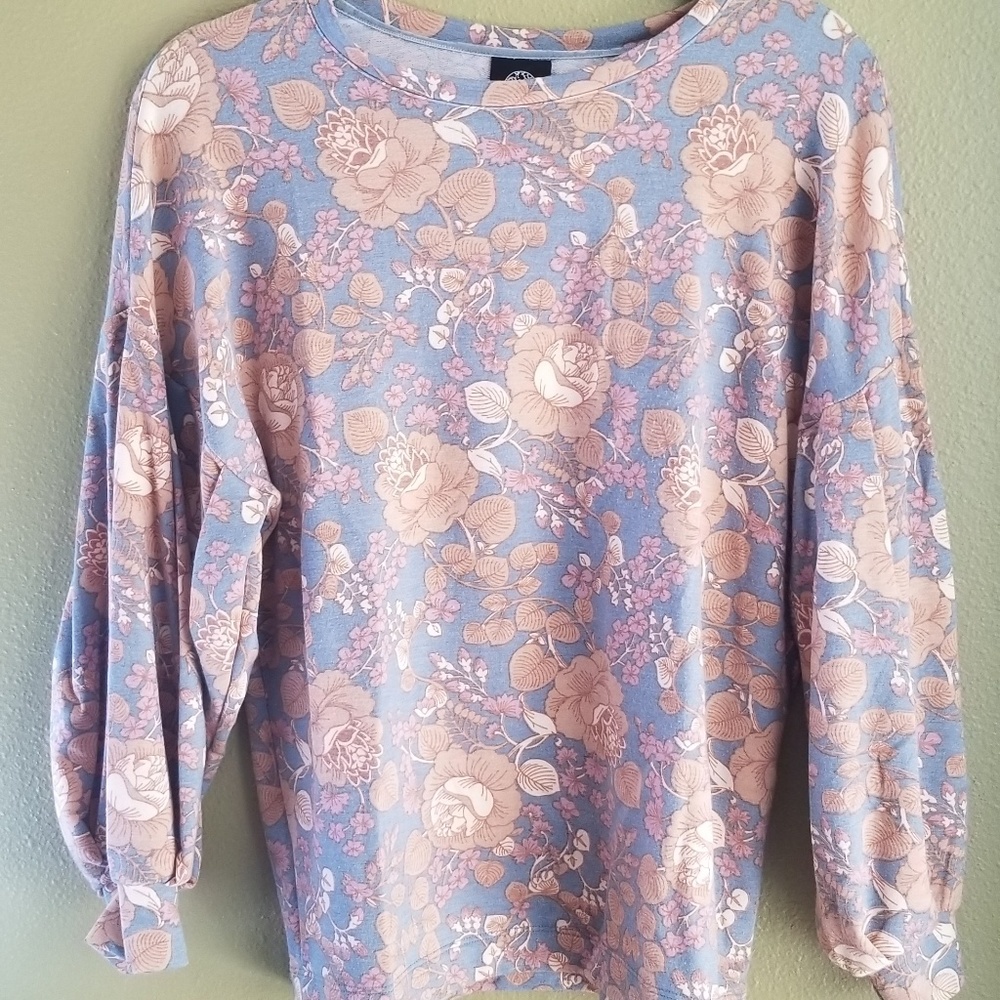 Bobeau long sleeved top size small